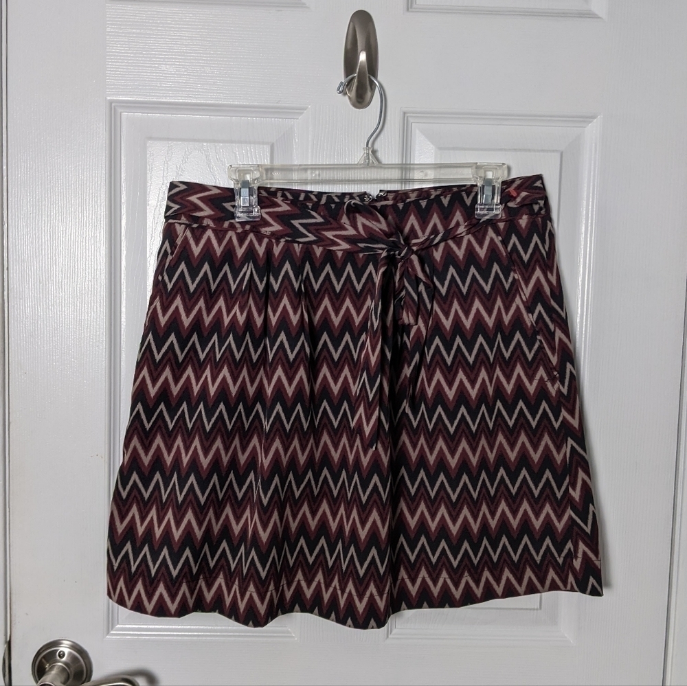 Banana‎ Republic Black and Red Chevron Faux Wrap Tied Mini Skirt Size 8